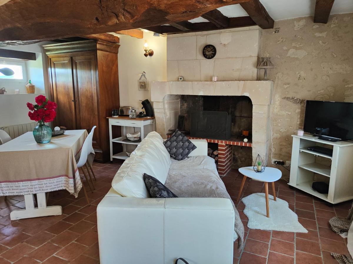Gite Les Piraudieres Noyant-de-Touraine Exterior foto